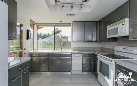 101 Juan Circle, Palm Desert, CA 92260 photo 6