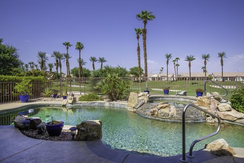 37905 Pineknoll Avenue, Palm Desert, CA 92211 photo 2
