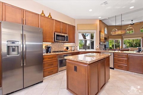 48010 Via Vallarta, La Quinta, CA 92253 photo 4