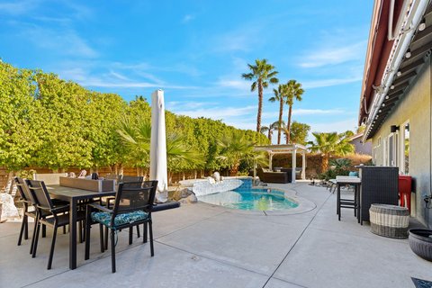 664 E Lily Street, Palm Springs, CA 92262 photo 8