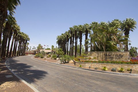 38657 Dahlia Way, Palm Desert, CA 92211 photo 2