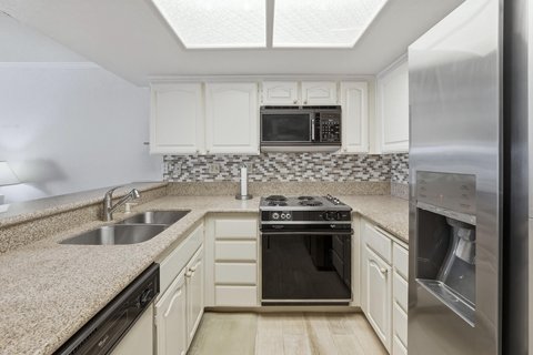 500 E Amado Road, 511, Palm Springs, CA 92262 photo 17
