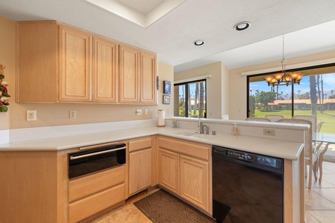 38915 Wisteria Drive, Palm Desert, CA 92211 photo 14