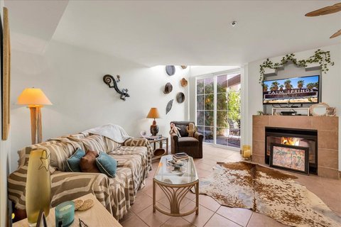 1555 N Chaparral Road, 402, Palm Springs, CA 92262 photo 4