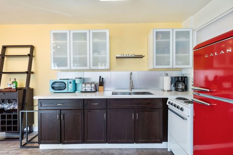 1111 E Palm Canyon Drive, 122, Palm Springs, CA 92264 photo 13