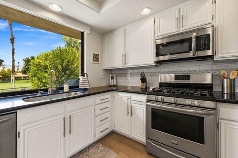 235 Santa Barbara Circle, Palm Desert, CA 92260 photo 14