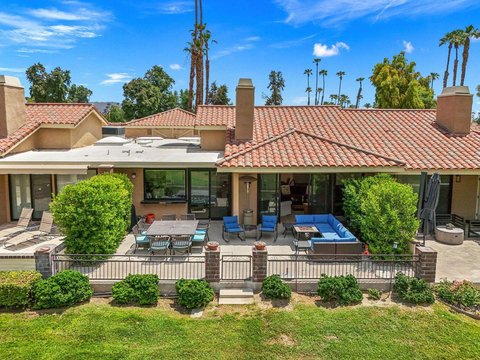 235 Santa Barbara Circle, Palm Desert, CA 92260 photo 2