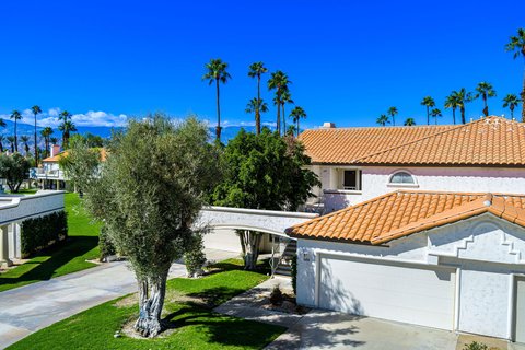 688 Vista Lago Circle N, Palm Desert, CA 92211 photo 4