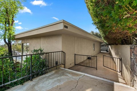 2020 Southridge Drive, Palm Springs, CA 92264 photo 5