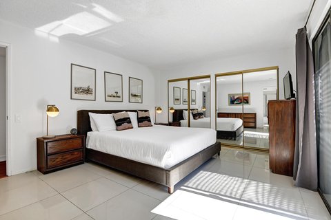 1031 E El Conquistador, Palm Springs, CA 92262 photo 17