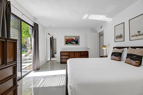 1031 E El Conquistador, Palm Springs, CA 92262 photo 18