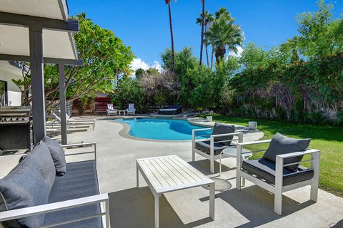 1031 E El Conquistador, Palm Springs, CA 92262 photo 32