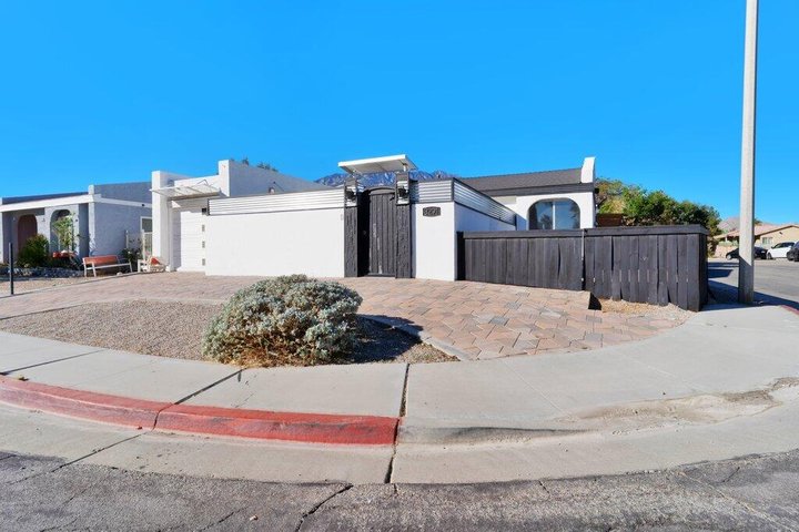 3291 N Sandspring Drive, Palm Springs, CA 92262