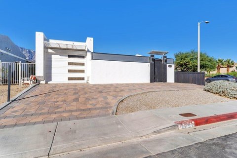 3291 N Sandspring Drive, Palm Springs, CA 92262 photo 2