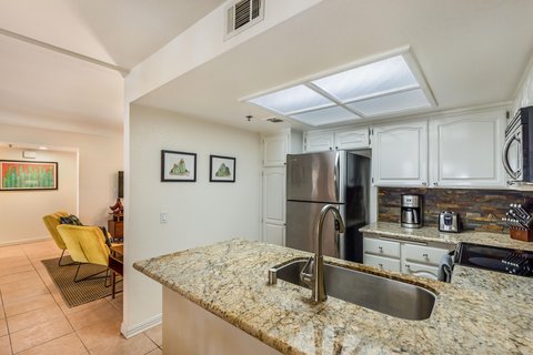 500 E Amado Road E, 512, Palm Springs, CA 92262 photo 9
