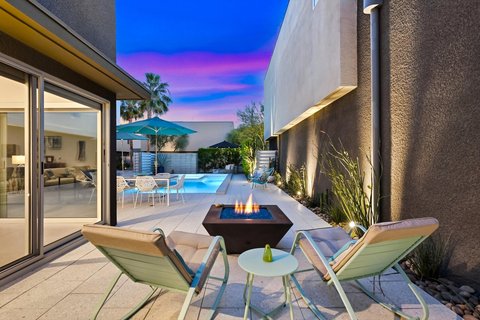 1056 Dane Drive, Palm Springs, CA 92262 photo 3