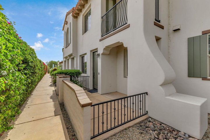 402 Calle Traditions, Palm Springs, CA 92262