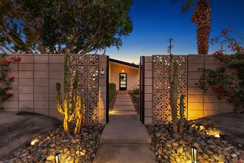 565 W Yorba Road, Palm Springs, CA 92262 photo 1