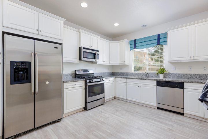 444 Via De La Paz, Palm Desert, CA 92211