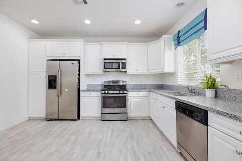 444 Via De La Paz, Palm Desert, CA 92211 photo 2
