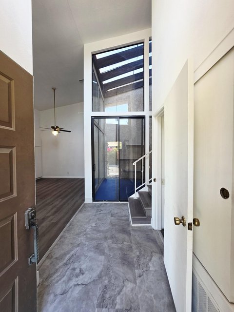 464 E Calle Begonia, Palm Springs, CA 92262 photo 3