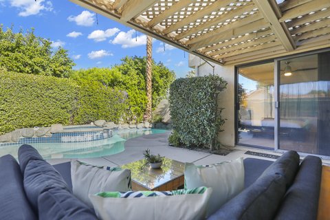 21 Ensenada Lane, Palm Desert, CA 92260 photo 2