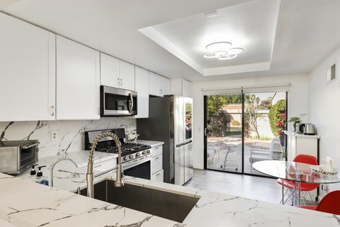 7581 Paseo Azulejo, Palm Springs, CA 92264 photo 9