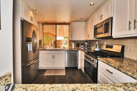 2 Granada Drive, Rancho Mirage, CA 92270 photo 8