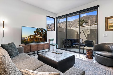 671 E Arenas Road, Palm Springs, CA 92262 photo 2