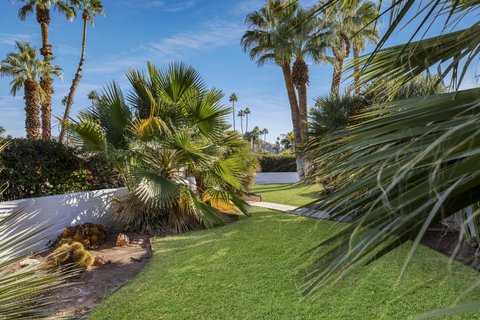 1381 S Calle Marcus, Palm Springs, CA 92264 photo 2