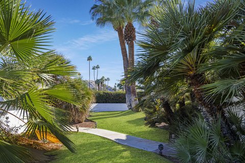 1381 S Calle Marcus, Palm Springs, CA 92264 photo 3