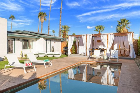 745 E Sunny Dunes Road, Palm Springs, CA 92264 photo 2