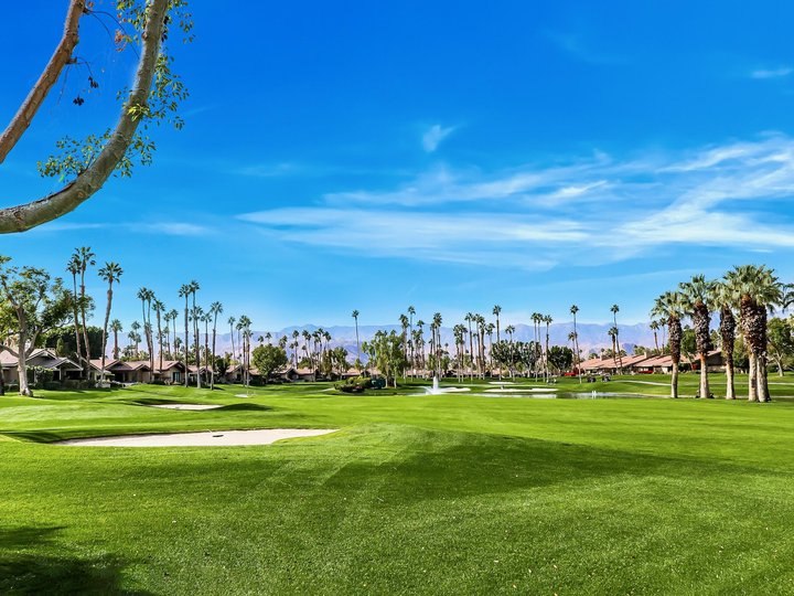 39 Blue River Drive, Palm Desert, CA 92211