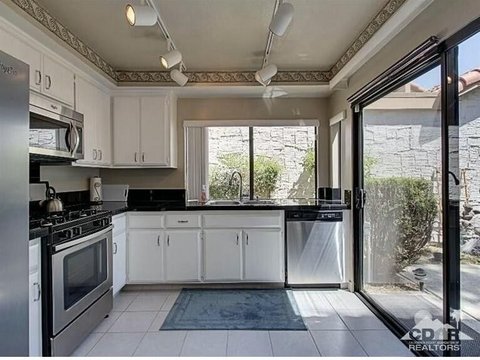 2366 E Miramonte Circle E, A, Palm Springs, CA 92264 photo 6