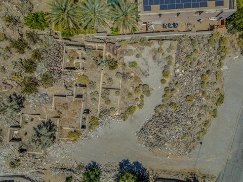1821 W Crestview Drive, Palm Springs, CA 92264 photo 2
