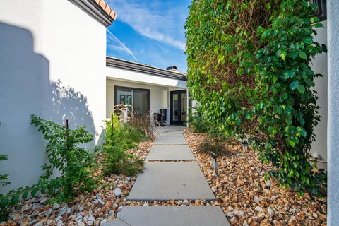 47320 VíA Koron, La Quinta, CA 92253 photo 3