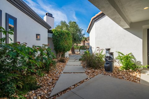 47320 VíA Koron, La Quinta, CA 92253 photo 4