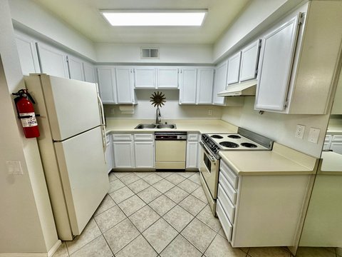 1679 Sunflower Court N, Palm Springs, CA 92262 photo 9
