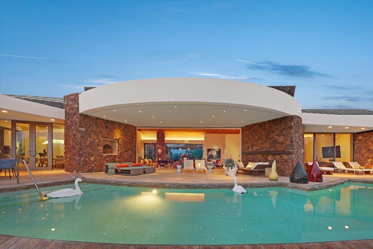 102 Waterford Circle, Rancho Mirage, CA 92270