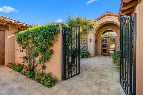 48130 Paso Tiempo Lane, La Quinta, CA 92253 photo 2