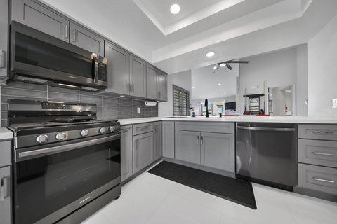 149 Desert Falls Drive E, Palm Desert, CA 92211 photo 2