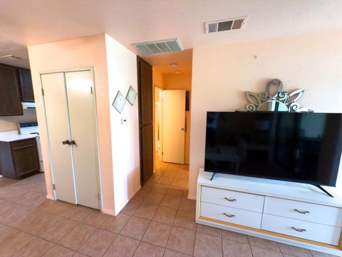 2809 N Los Felices Circle E, 115, Palm Springs, CA 92262 photo 7