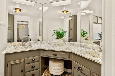 33 Diamond E Drive, Palm Desert, CA 92260 photo 14