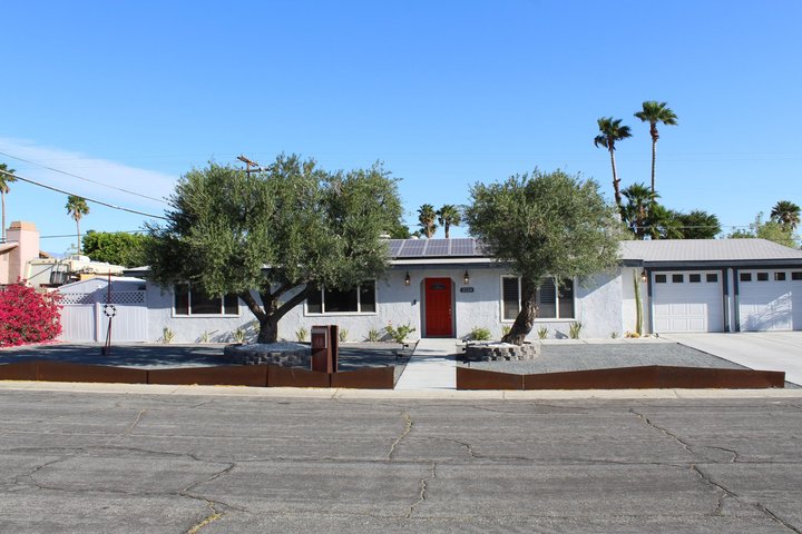 2120 E Del Lago Road, Palm Springs, CA 92262