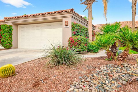 38612 Wisteria Drive, Palm Desert, CA 92211 photo 2
