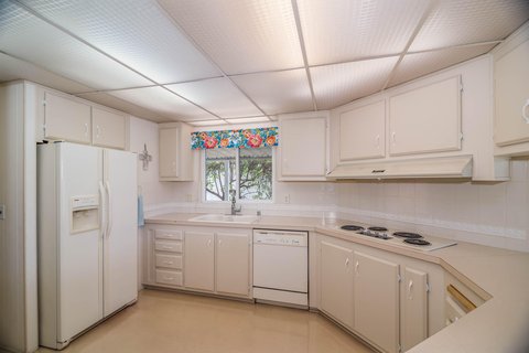 73450 Country Club Drive, 302, Palm Desert, CA 92260 photo 3