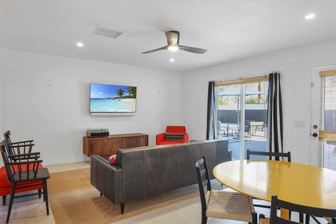3991 E Calle San Raphael, Palm Springs, CA 92264 photo 8