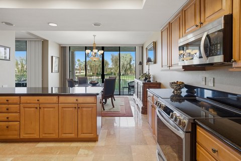 910 Island Drive, 206, Rancho Mirage, CA 92270 photo 19