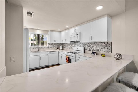 1254 Tiffany Circle N, Palm Springs, CA 92262 photo 3