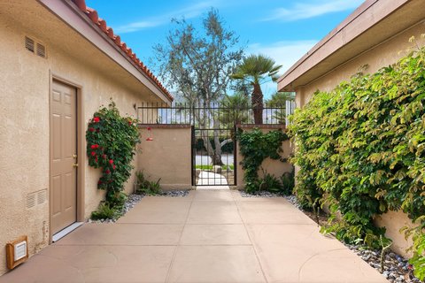44 Majorca Drive, Rancho Mirage, CA 92270 photo 2